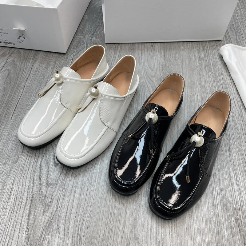 The Row Genuine Leather Retro Soft Pearl Drawstring Low Heels Single Shoes For Women Female
The Row Genuine Leather Retro Soft Pearl Drawstring Low Heels Single Shoes For Women Female