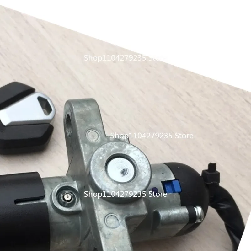 Подходит для полного автомобильного замка 450SR CF400-6-9, подушки сиденья топливного бака, электрического дверного замка 450SR-S
Подходит для полного автомобильного замка 450SR CF400-6-9, подушки сиденья топливного бака, электрического дверного замка 450SR-S
