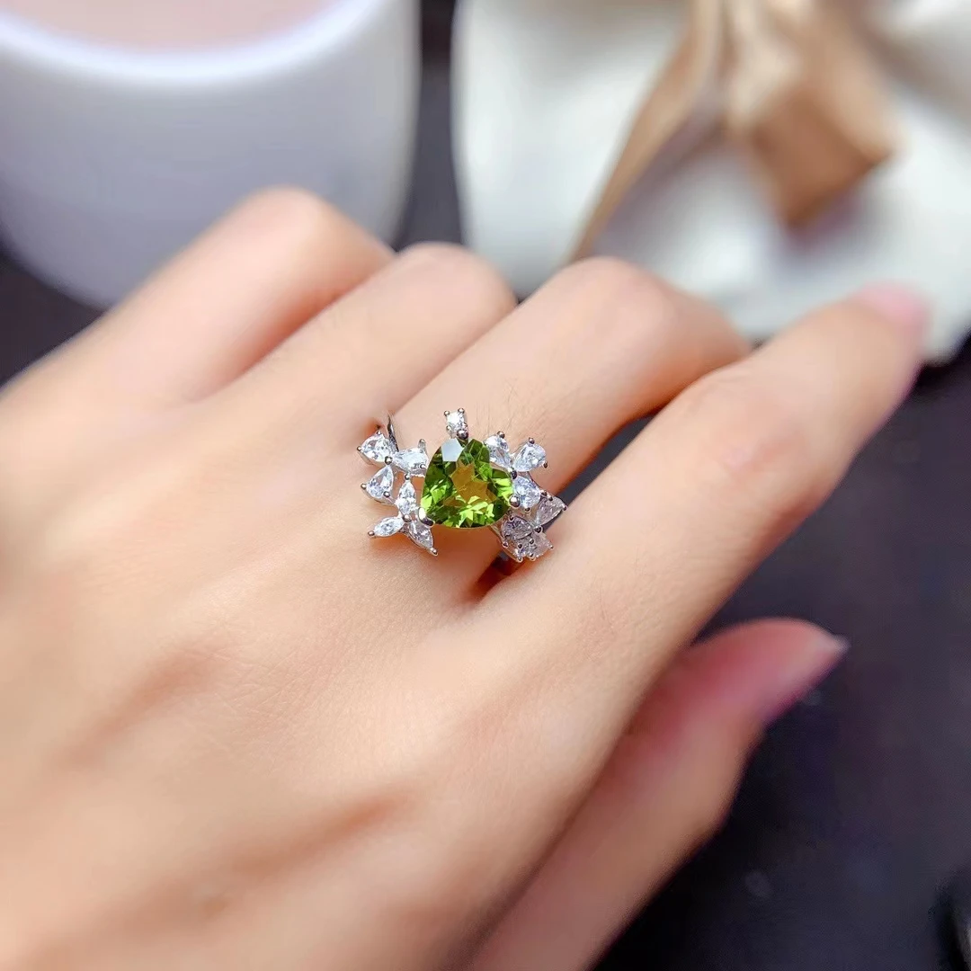 2ct 100% Natural Peridot Ring for Party 8mm VVS Grade Peridot Silver Ring Fashion 925 Silver Peridot Jewelry
2ct 100% Natural Peridot Ring for Party 8mm VVS Grade Peridot Silver Ring Fashion 925 Silver Peridot Jewelry
