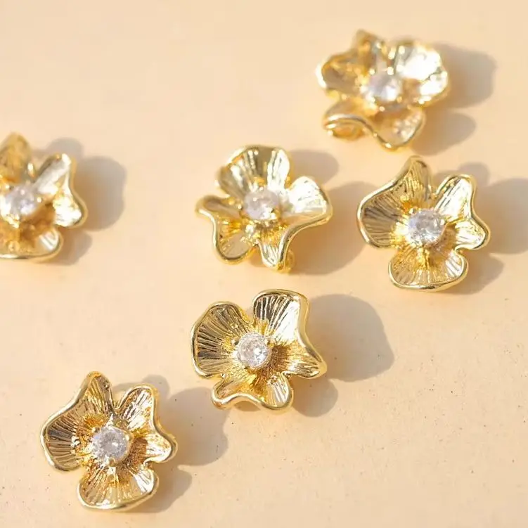 2 шт. 10x10 мм маленький кулон в виде цветка с медным покрытием из настоящего золота, живой гофрированный лепесток, циркон, сделай сам, ювелирные аксессуары ручной работы 
2 шт. 10x10 мм маленький кулон в виде цветка с медным покрытием из настоящего золота, живой гофрированный лепесток, циркон, сделай сам, ювелирные аксессуары ручной работы