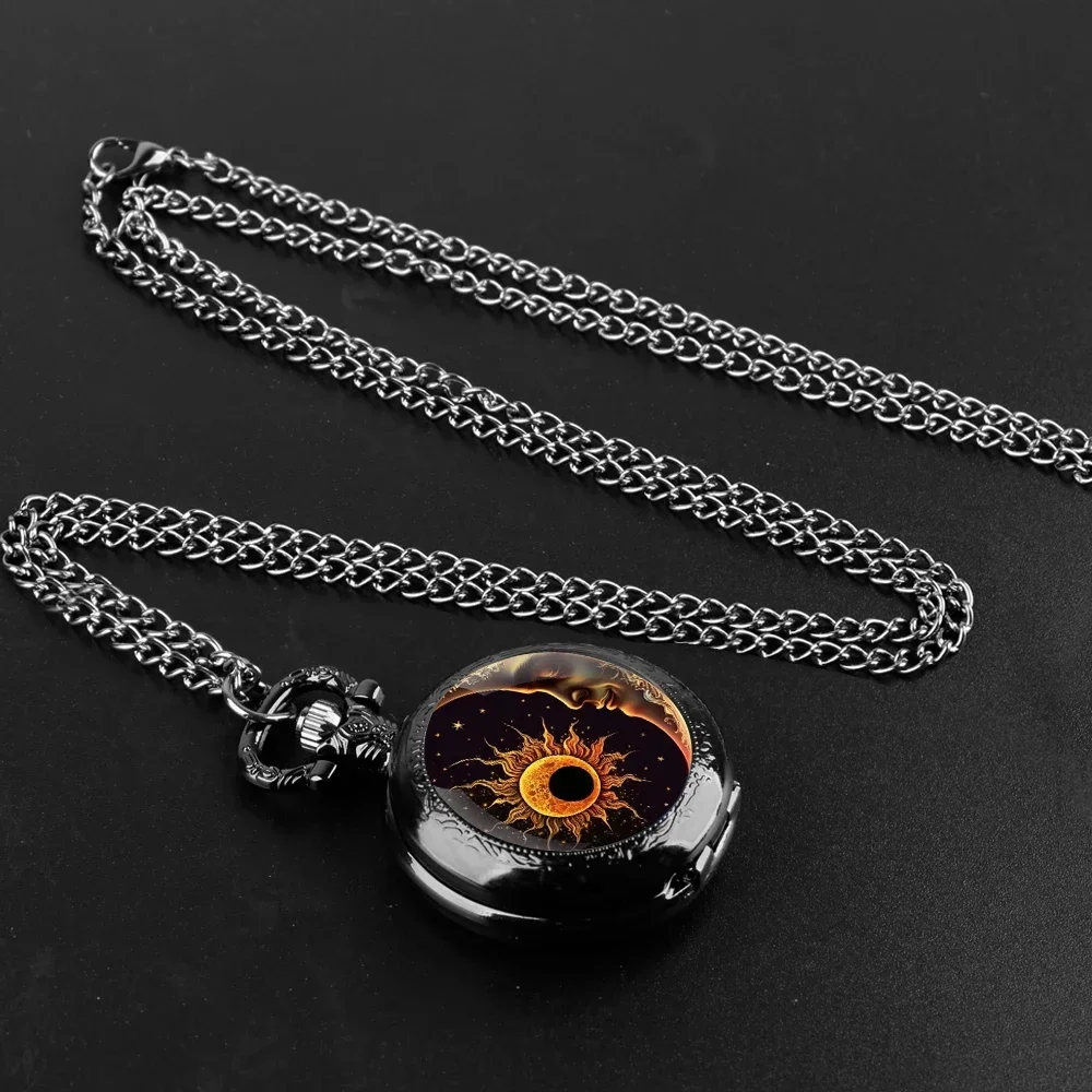 Винтажные кварцевые карманные часы с узором Солнце и Луна, унисекс, часы-кулон, стильное ювелирное украшение, подарок для него и для нее
Винтажные кварцевые карманные часы с узором Солнце и Луна, унисекс, часы-кулон, стильное ювелирное украшение, подарок для него и для нее