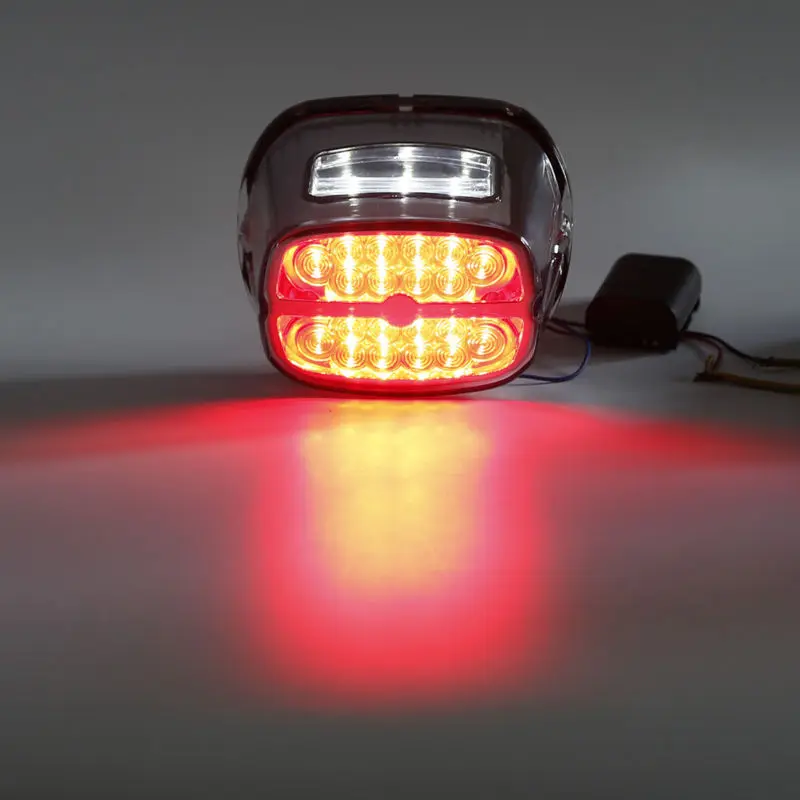 Светодиодный задний стоп-сигнал для мотоцикла с красной дымовой линзой, подходящий для Harley FLST FLSTC FLSTF 
Светодиодный задний стоп-сигнал для мотоцикла с красной дымовой линзой, подходящий для Harley FLST FLSTC FLSTF