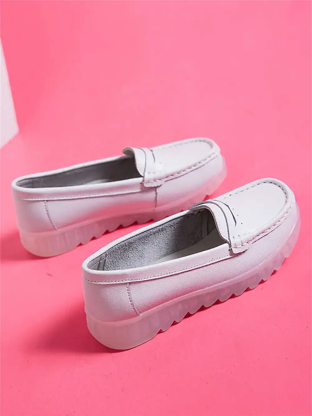Soft Bottom Flat-heeled Women's Comfortable Flats Women's Sneakers Luxury Loafers Women Shoes Sports New Arrival
Soft Bottom Flat-heeled Women's Comfortable Flats Women's Sneakers Luxury Loafers Women Shoes Sports New Arrival