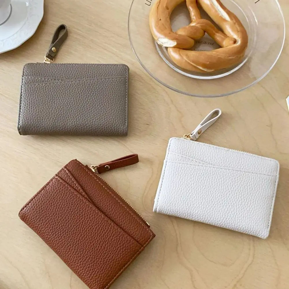 Портативный женский кошелек из искусственной кожи с несколькими слотами на молнии, кошелек для монет, держатели для карт большой емкости
Портативный женский кошелек из искусственной кожи с несколькими слотами на молнии, кошелек для монет, держатели для карт большой емкости