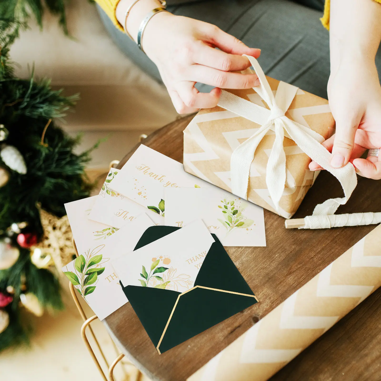 36Pcs Paper Greeting Cards with Envelopes Beautiful Flower Patterns Festival Blessing Cards for Teachers and Coaches Bundle
36Pcs Paper Greeting Cards with Envelopes Beautiful Flower Patterns Festival Blessing Cards for Teachers and Coaches Bundle