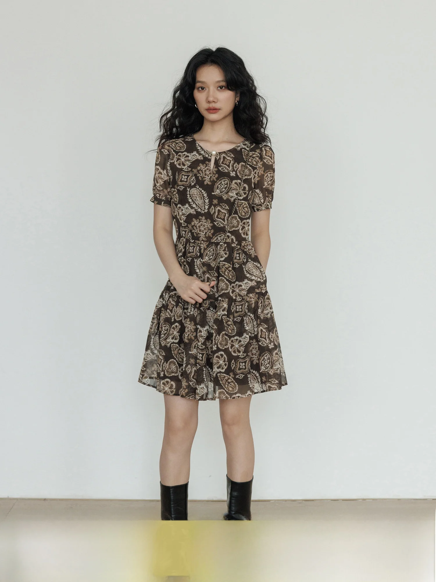 Summer Vintage Print round Neck Short Sleeve Dress Women Slimming Casual Holiday Skirt A-Line Skirt Polyester Fiber
Summer Vintage Print round Neck Short Sleeve Dress Women Slimming Casual Holiday Skirt A-Line Skirt Polyester Fiber