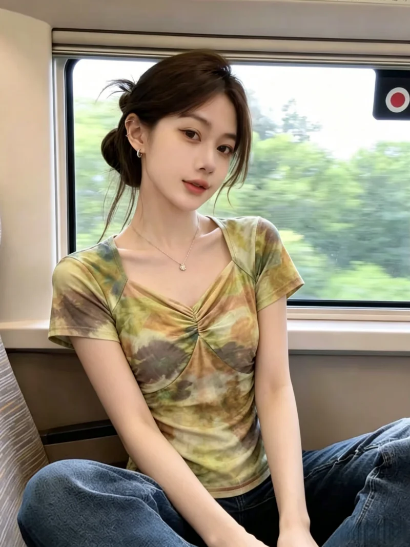 Summer Thin Short Sleeve T-Shirt Women's Self-Keeping Design Dyed Print Mesh Top Korean Style Slim Fit Commute Wear Folded
Summer Thin Short Sleeve T-Shirt Women's Self-Keeping Design Dyed Print Mesh Top Korean Style Slim Fit Commute Wear Folded