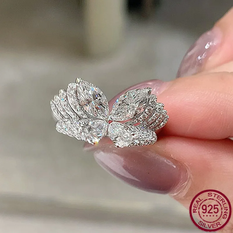 Новое кольцо с фантомной бабочкой из стерлингового серебра S925, женское многослойное кольцо с бриллиантом-бабочкой, свадебные украшения
Новое кольцо с фантомной бабочкой из стерлингового серебра S925, женское многослойное кольцо с бриллиантом-бабочкой, свадебные украшения