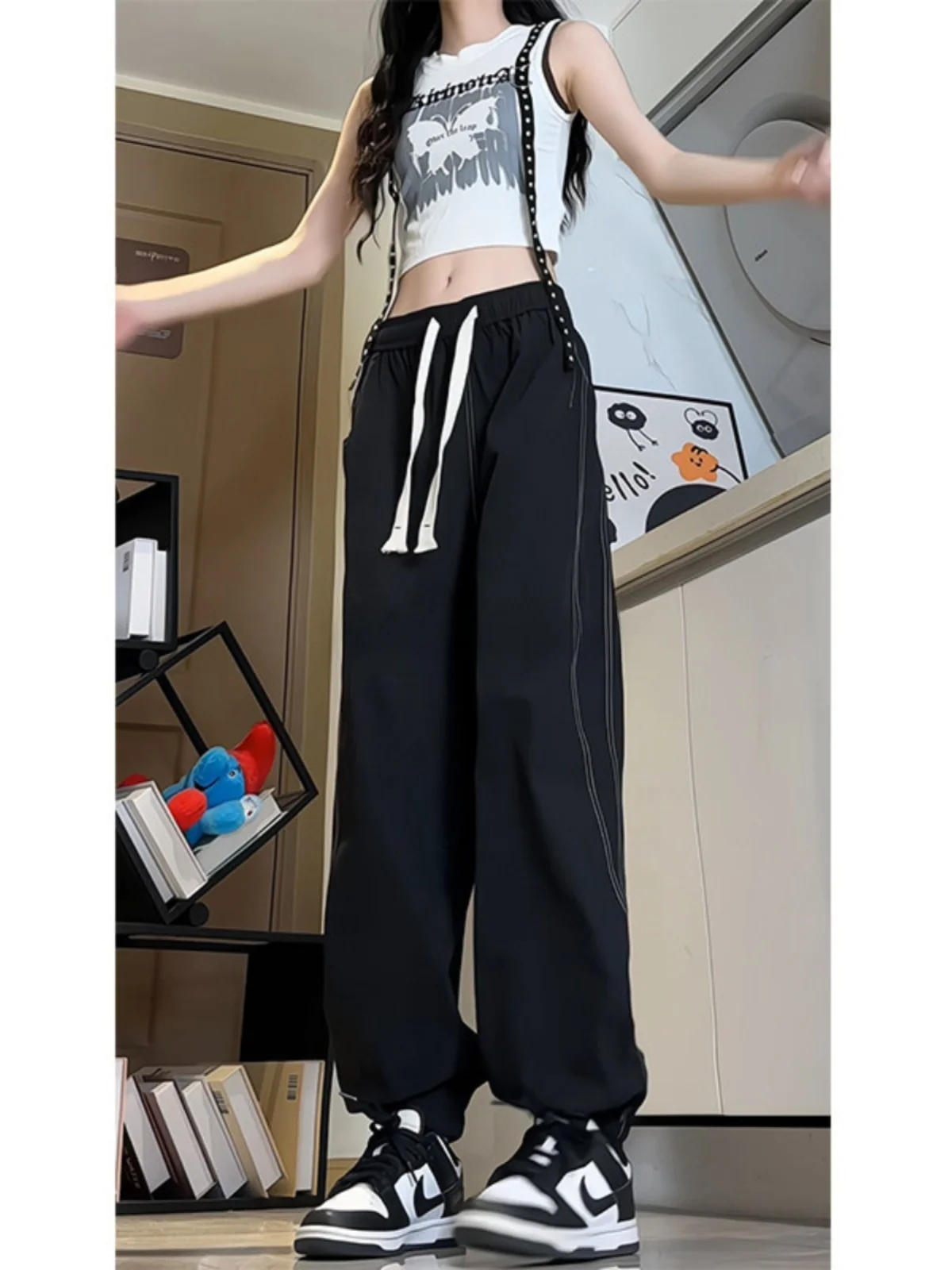 Men's Summer Thin Loose Casual Sports Pants American Retro Straight Leg Wide Leg Trousers Elastic Waist Cool Feeling
Men's Summer Thin Loose Casual Sports Pants American Retro Straight Leg Wide Leg Trousers Elastic Waist Cool Feeling