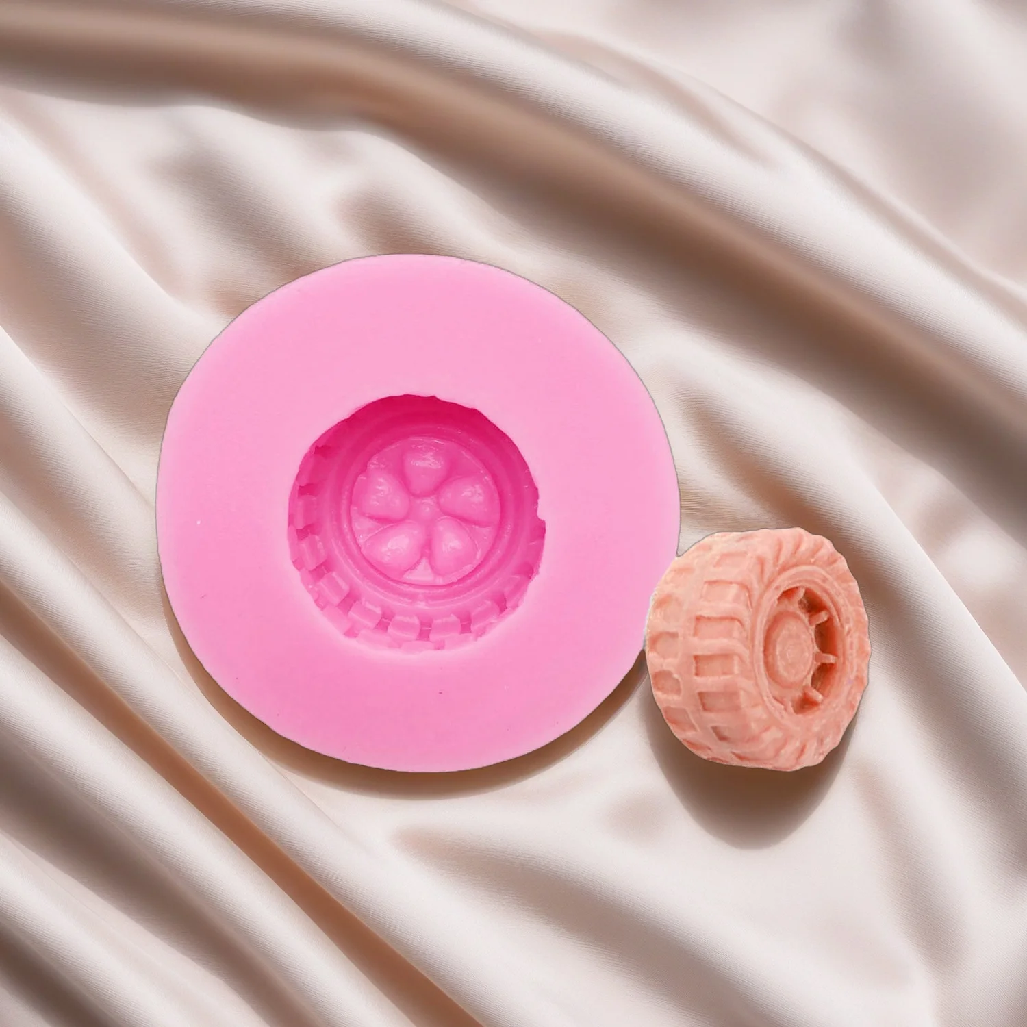 Vehicle Tire Silicone Mold for DIY Candle Soap Gypsum Plaster Aroma Craft Home Decor Supplies
Vehicle Tire Silicone Mold for DIY Candle Soap Gypsum Plaster Aroma Craft Home Decor Supplies