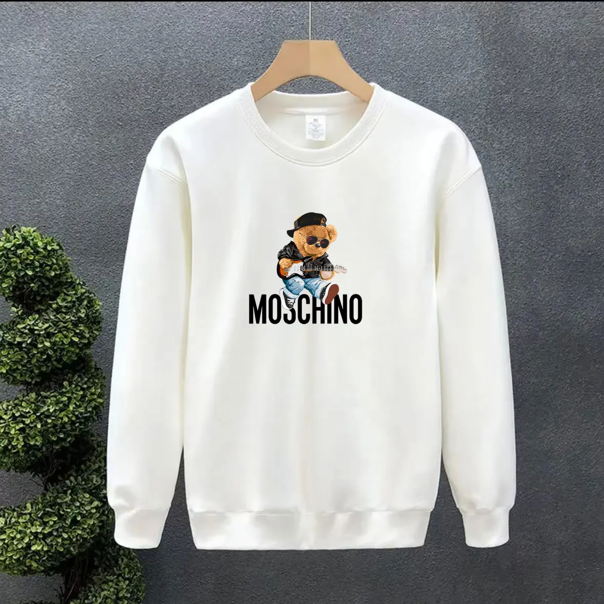 2023 Fall and winter Plus velvet men's and women's Hooded sweatshirt fashion casual Knitwear Hooded cotton high quality clothing
2023 Fall and winter Plus velvet men's and women's Hooded sweatshirt fashion casual Knitwear Hooded cotton high quality clothing