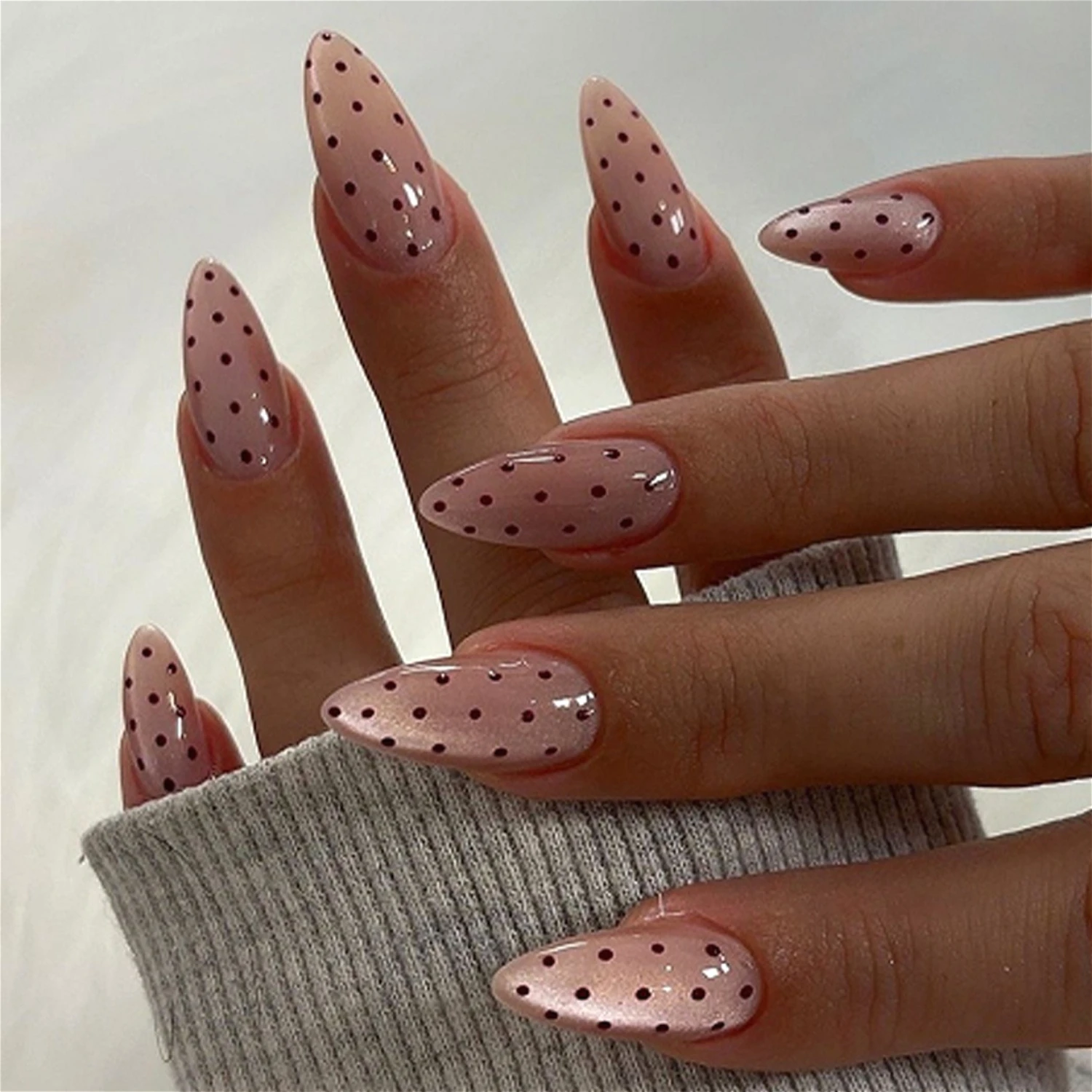 Polka Dot Round Dot Nude Cat Eye Sparkling Nail Art Fashion Almond Fake Nails Detachable Finished False Nails Press on Nails
Polka Dot Round Dot Nude Cat Eye Sparkling Nail Art Fashion Almond Fake Nails Detachable Finished False Nails Press on Nails
