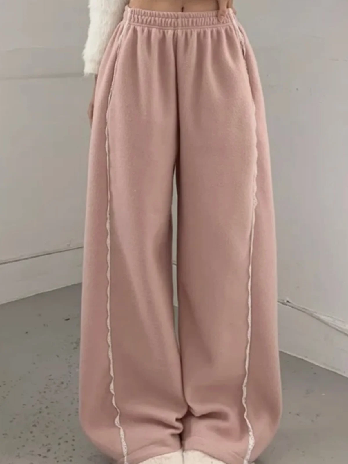 Spring New High Waist Wide Leg Pants Women's Korean Sle Lace Trim Versatile Casual Trousers Small Size Loose Fit
Spring New High Waist Wide Leg Pants Women's Korean Sle Lace Trim Versatile Casual Trousers Small Size Loose Fit