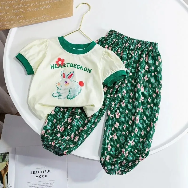 2025 New Summer Girls Korean Children's Clothing Fashionable Short-sleeved Top Ice Silk Mosquito-proof Pants Two-piece Set
2025 New Summer Girls Korean Children's Clothing Fashionable Short-sleeved Top Ice Silk Mosquito-proof Pants Two-piece Set