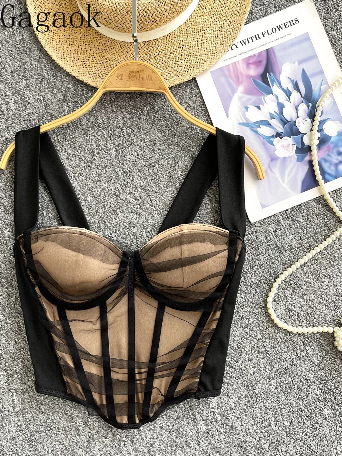 Gagaok American Style Vest Women 2025 Summer Square Neck Chest Mesh Pleated Slim Fit Suspender Fishbone Short Top Camis Clothes
Gagaok American Style Vest Women 2025 Summer Square Neck Chest Mesh Pleated Slim Fit Suspender Fishbone Short Top Camis Clothes