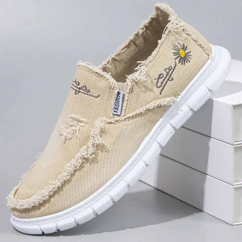 Canvas Shoes for Men Summer New Original Daisy Embroidery Men Casual Shoes Lightweight Breathable Flat Sneaker Zapatos De Hombre
Canvas Shoes for Men Summer New Original Daisy Embroidery Men Casual Shoes Lightweight Breathable Flat Sneaker Zapatos De Hombre