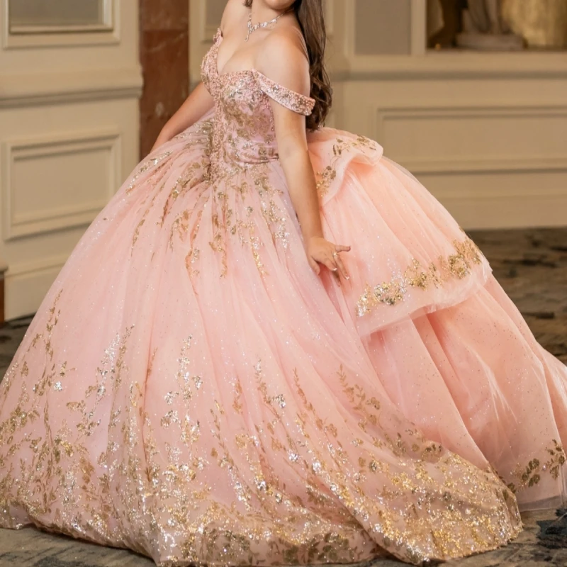 Pink Shiny Quinceanera Dresses Off The Shoulder Gold Applique Lace Beading Tull Party Birthday Ball Gown Vestidos De 15 Anos
Pink Shiny Quinceanera Dresses Off The Shoulder Gold Applique Lace Beading Tull Party Birthday Ball Gown Vestidos De 15 Anos