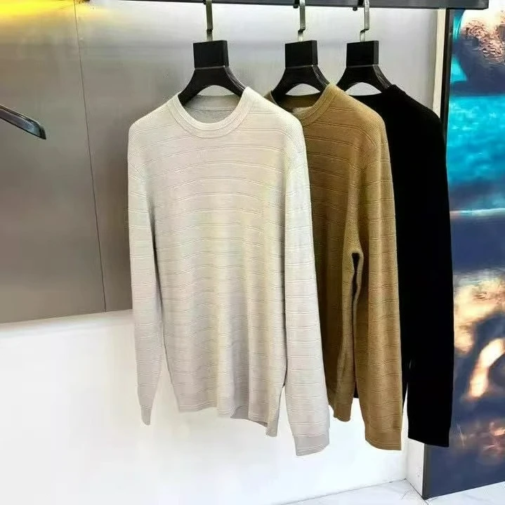 Новый модный вязаный свитер с вышивкой и круглым вырезом для мужчин в стиле «old money», универсальный свитер с длинными рукавами
Новый модный вязаный свитер с вышивкой и круглым вырезом для мужчин в стиле «old money», универсальный свитер с длинными рукавами