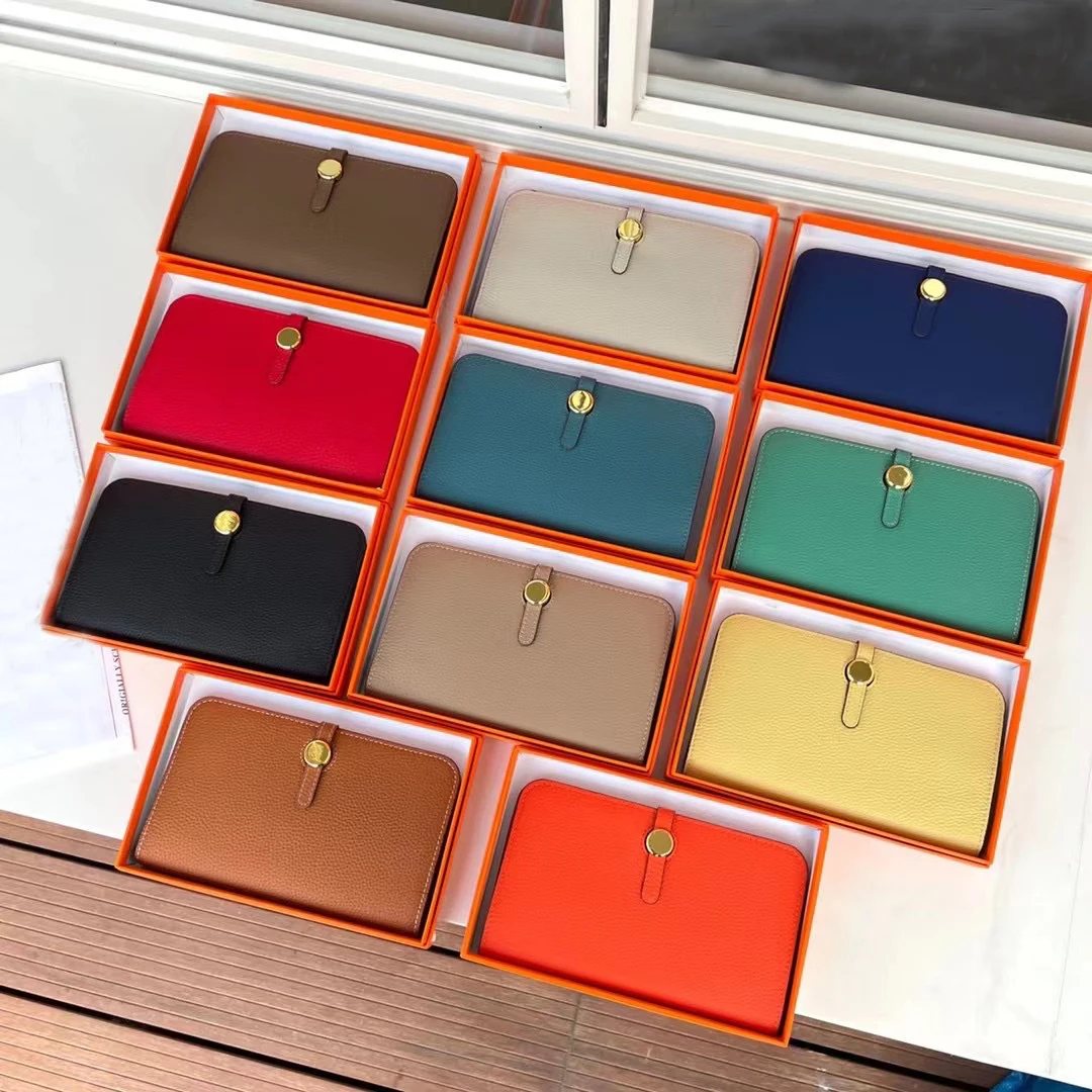 Genuine Leather Women's Long Wallet Large Capacity Passport Holder Ladies Foldable High-Capacity Wallet for Woman Clutch Bag New
Genuine Leather Women's Long Wallet Large Capacity Passport Holder Ladies Foldable High-Capacity Wallet for Woman Clutch Bag New