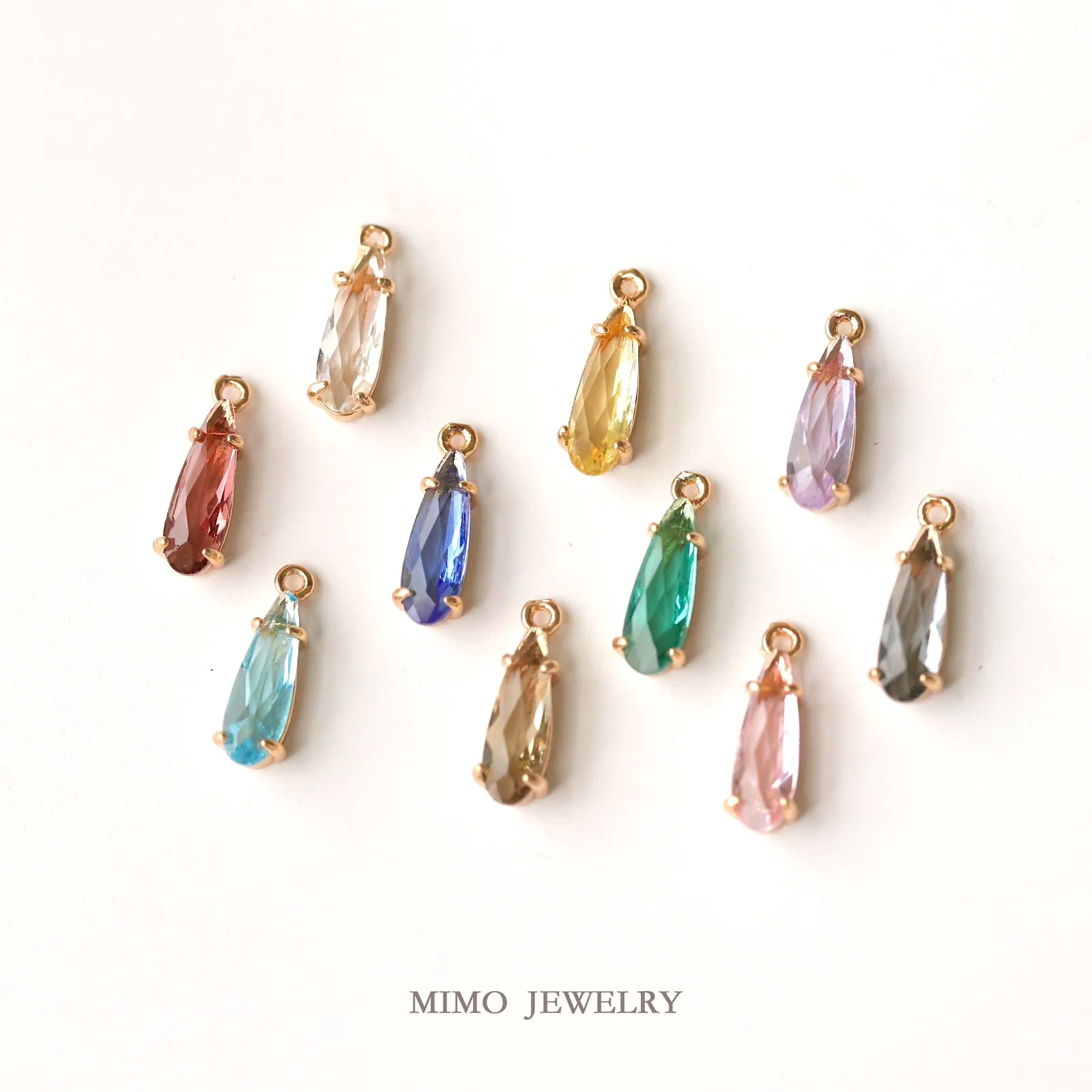 Colored Rare Earth Glass Droplets Charms Pendant Supplies DIY Hand Brass Gold Plated Accessories 4.7X14.5mm
Colored Rare Earth Glass Droplets Charms Pendant Supplies DIY Hand Brass Gold Plated Accessories 4.7X14.5mm