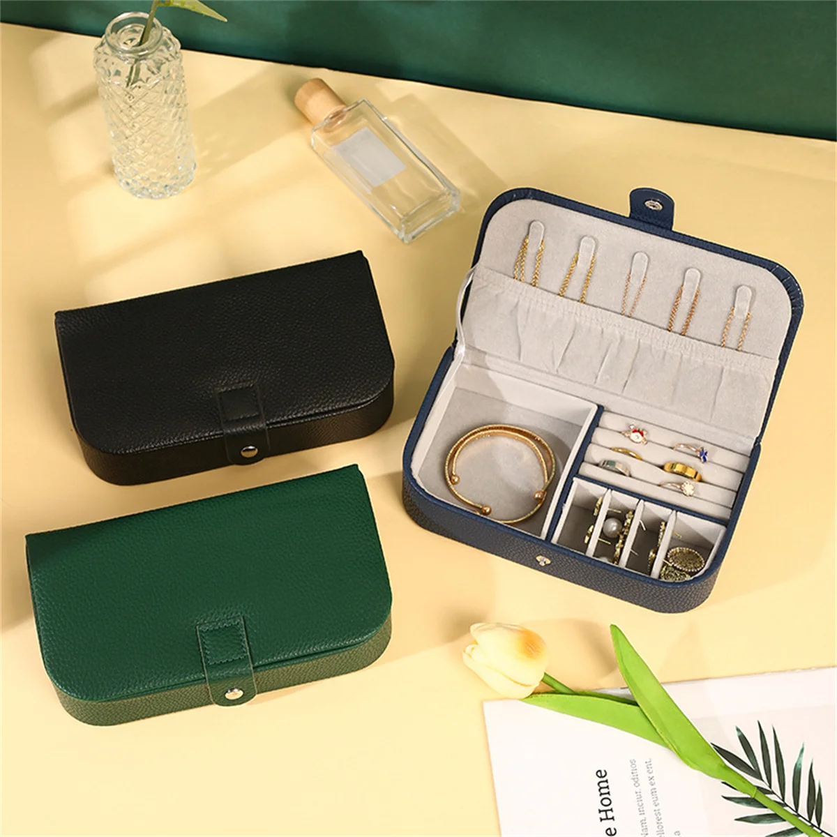 Vintage Portable Jewelry Box PU Leather Necklace Bracelet Earrings Ring Display Cases Storage Boxes Travel Jewellery Organziers
Vintage Portable Jewelry Box PU Leather Necklace Bracelet Earrings Ring Display Cases Storage Boxes Travel Jewellery Organziers