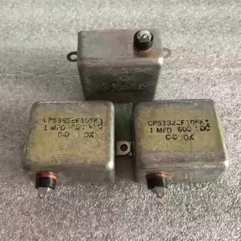 Antique American CDE large D CP53B2EF 600V 1UF gallbladder machine coupled oil immersed capacitor
Antique American CDE large D CP53B2EF 600V 1UF gallbladder machine coupled oil immersed capacitor