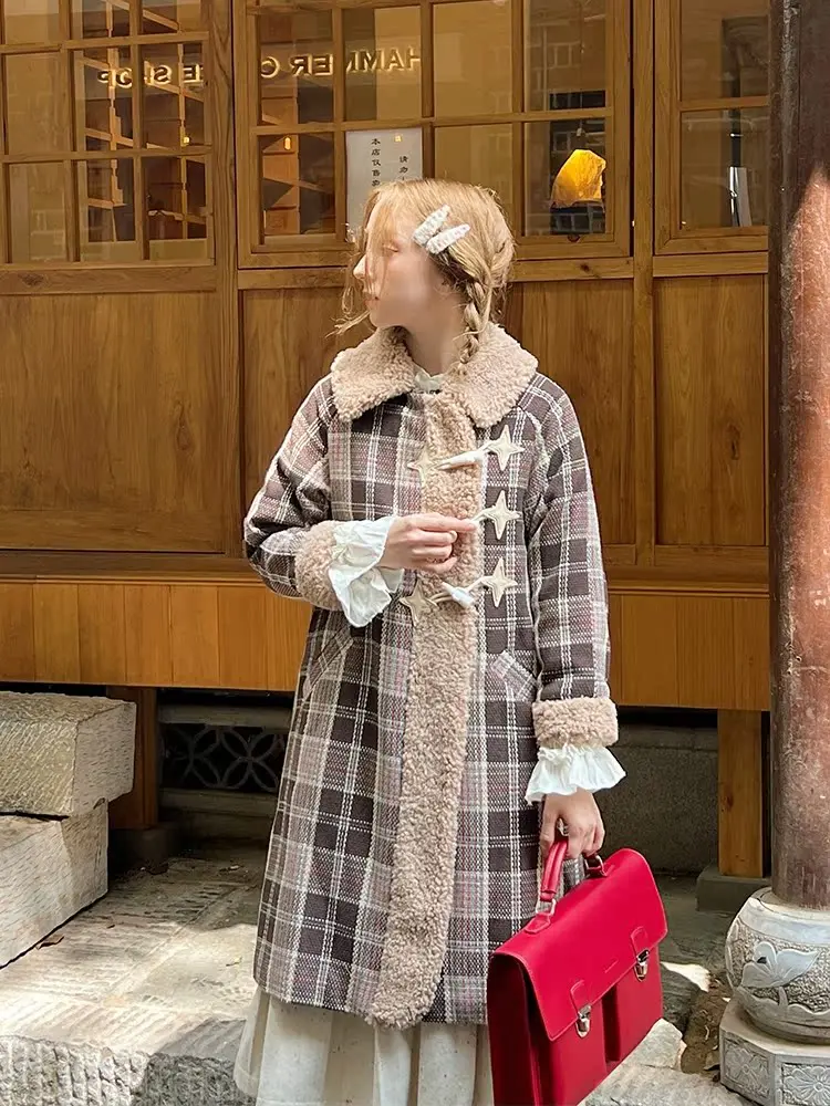 Женское зимнее утепленное шерстяное пальто Douxing House: теплая фланелевая куртка с хлопковой подкладкой и воротником на пуговицах, элегантный стиль
Женское зимнее утепленное шерстяное пальто Douxing House: теплая фланелевая куртка с хлопковой подкладкой и воротником на пуговицах, элегантный стиль