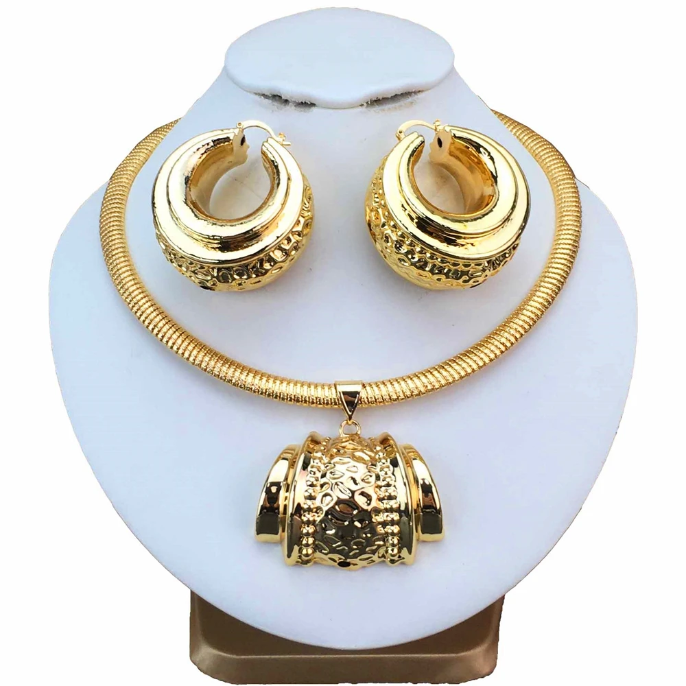 Fashion Italian Dubai Gold Plated Jewelry Set Simple Style Big Pendant Necklace Light Weight Jewelry Set for Woman FHK16686
Fashion Italian Dubai Gold Plated Jewelry Set Simple Style Big Pendant Necklace Light Weight Jewelry Set for Woman FHK16686