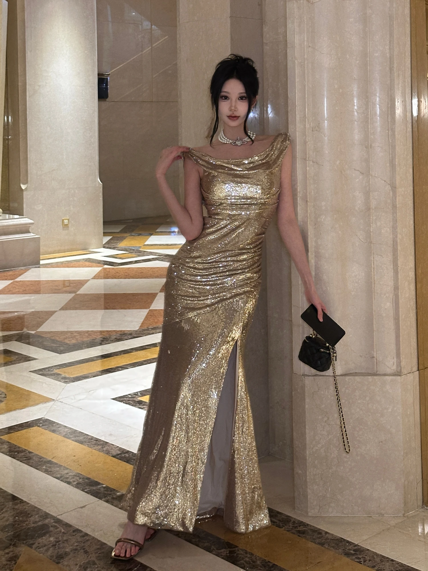 MOXI Golden Sparkle Bal Gown Ele High Waist Long Dr Sexy One oulder Evening Dr for Women in Their 20s
MOXI Golden Sparkle Bal Gown Ele High Waist Long Dr Sexy One oulder Evening Dr for Women in Their 20s