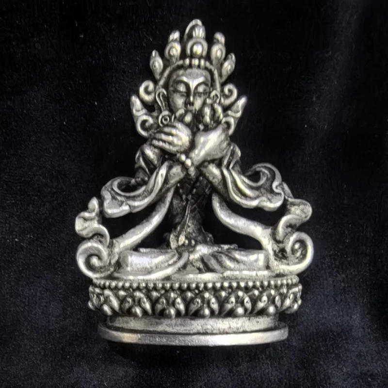 Handicraft Tibetan Style Ancient Silver-Plated White Tara Buddha Statue for Worship with Handheld Vajra Bodhisattva Collectible
Handicraft Tibetan Style Ancient Silver-Plated White Tara Buddha Statue for Worship with Handheld Vajra Bodhisattva Collectible