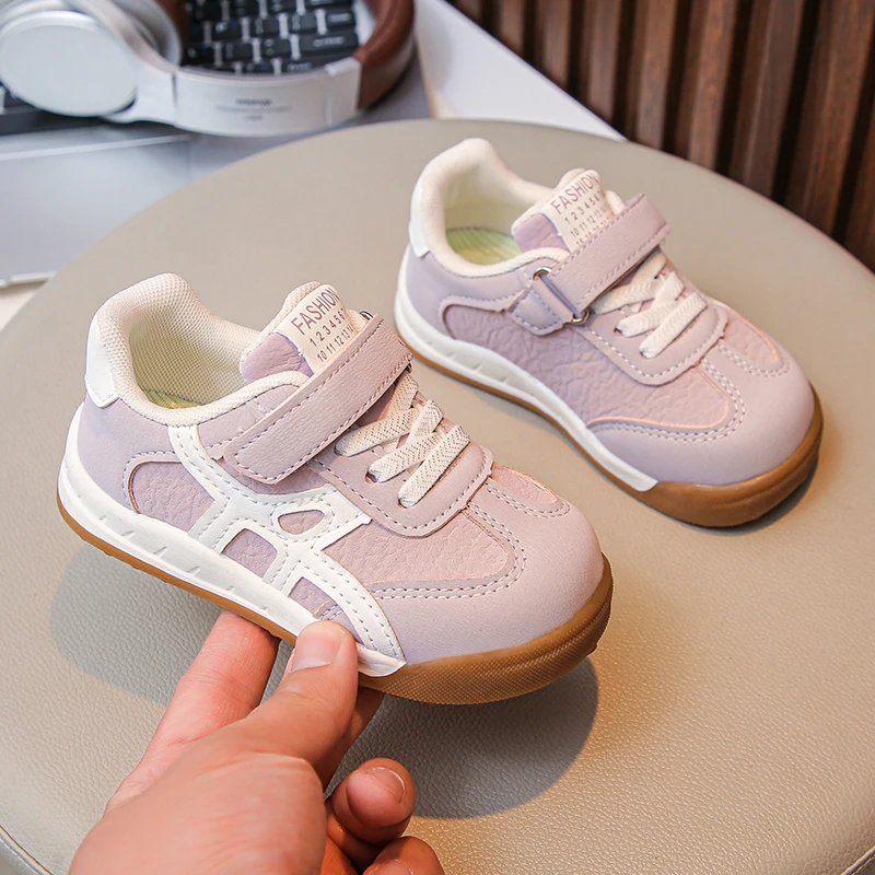 2026 Girls' Boy Spring/Summer New Style Sneakers Color Blocking Fashion Versatile Casual Shoes Leather Upper, Non-Slip Soft Sole
2026 Girls' Boy Spring/Summer New Style Sneakers Color Blocking Fashion Versatile Casual Shoes Leather Upper, Non-Slip Soft Sole