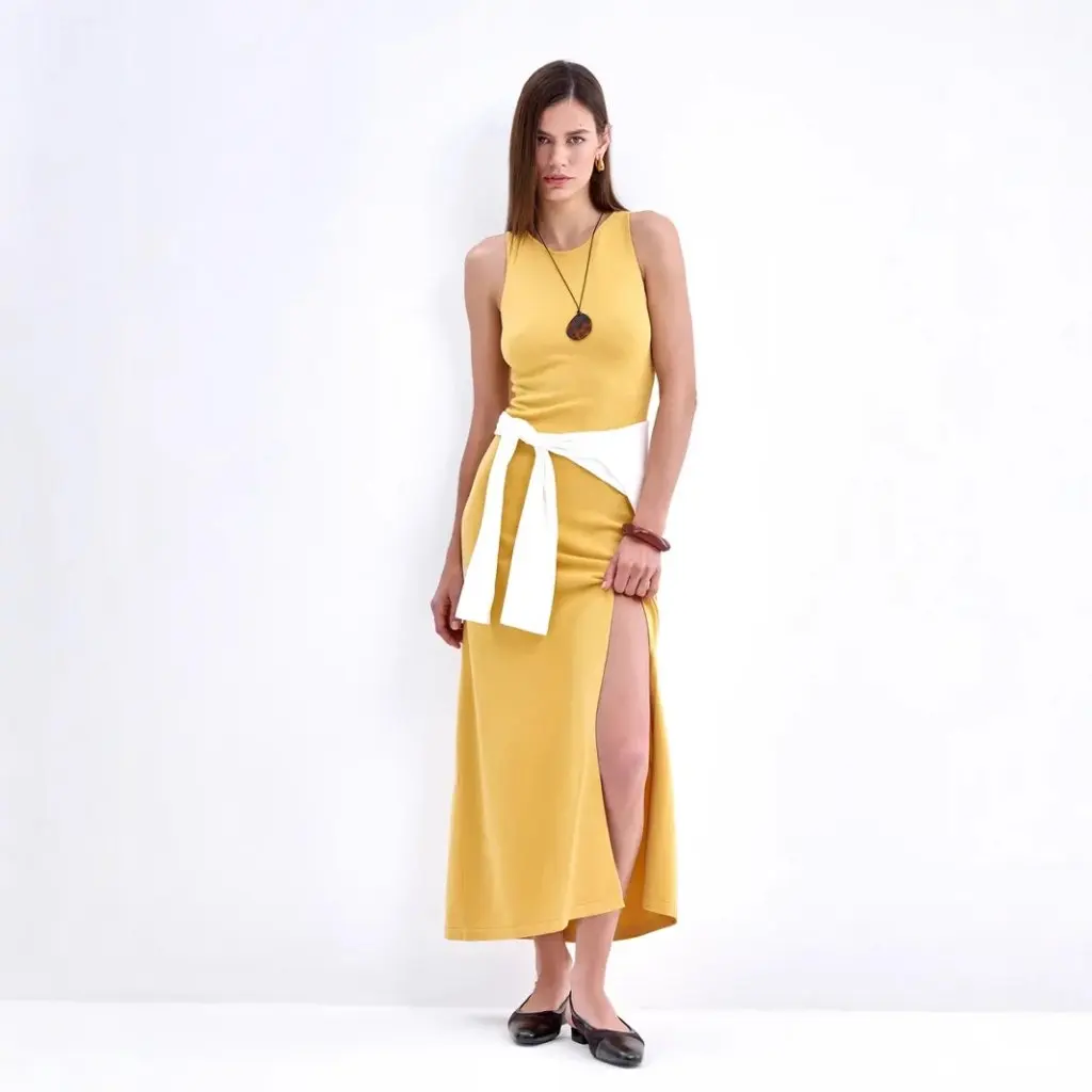 Autumn Winter European American Style Vest Sweater Skirt Set Long Elegant Versatile Slit Tight Fit Women's Fashion Outfit
Autumn Winter European American Style Vest Sweater Skirt Set Long Elegant Versatile Slit Tight Fit Women's Fashion Outfit