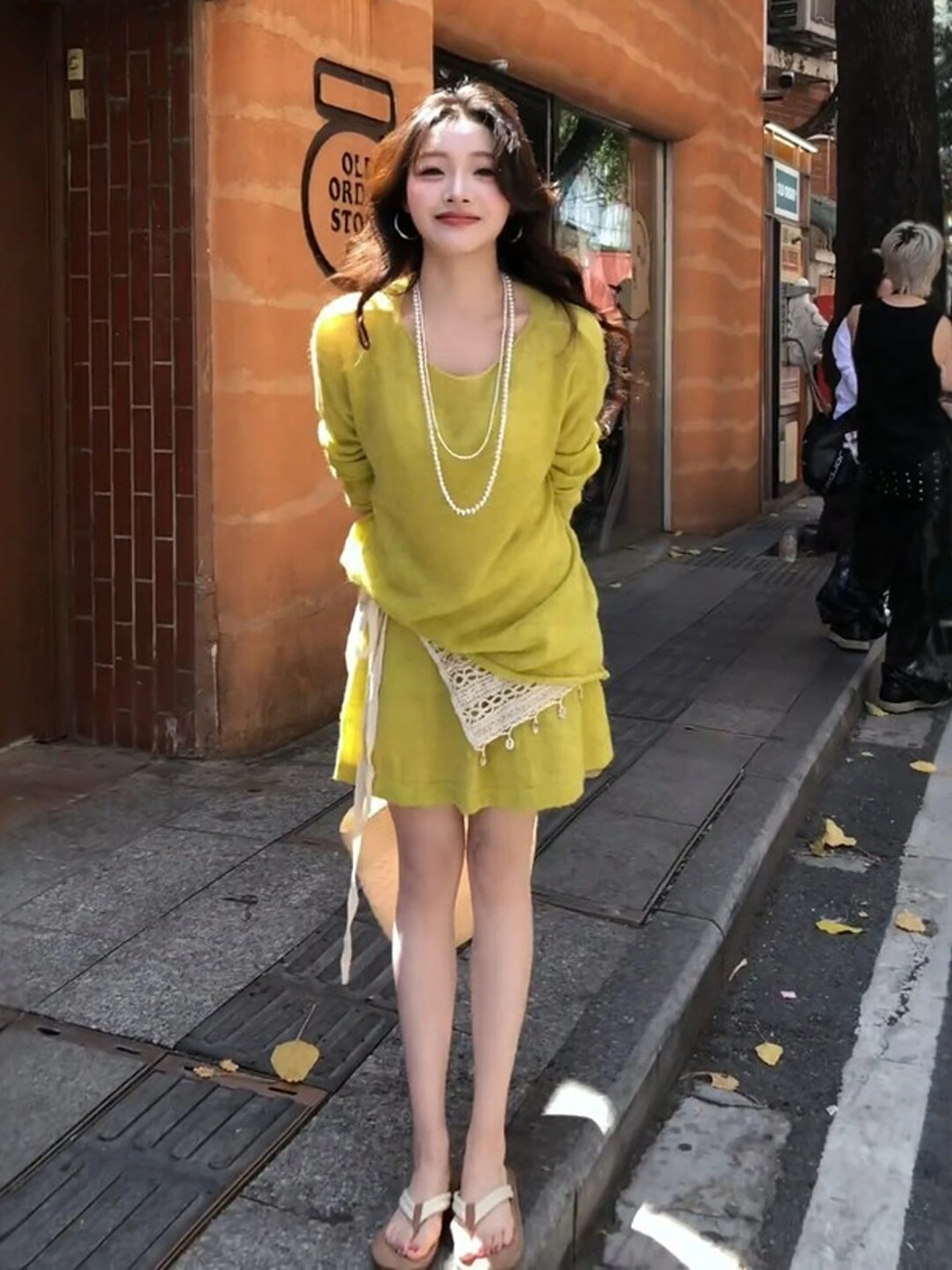 Summer Loose Knitted Short Skirt Set Women's Fashion Casual Loose Fit round Neck Long Sleeve Polyester Two-Piece Ensemble
Summer Loose Knitted Short Skirt Set Women's Fashion Casual Loose Fit round Neck Long Sleeve Polyester Two-Piece Ensemble