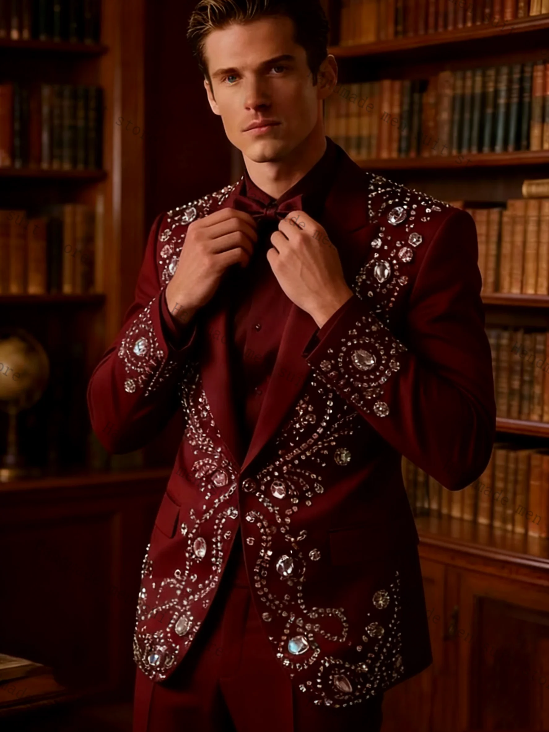 Crystals Burgundy Men Suit Set 2 Piece Blazer+Pants Cotton Prom Wedding Tuxedos Coat Customized Formal Office Fashion Jacket
Crystals Burgundy Men Suit Set 2 Piece Blazer+Pants Cotton Prom Wedding Tuxedos Coat Customized Formal Office Fashion Jacket