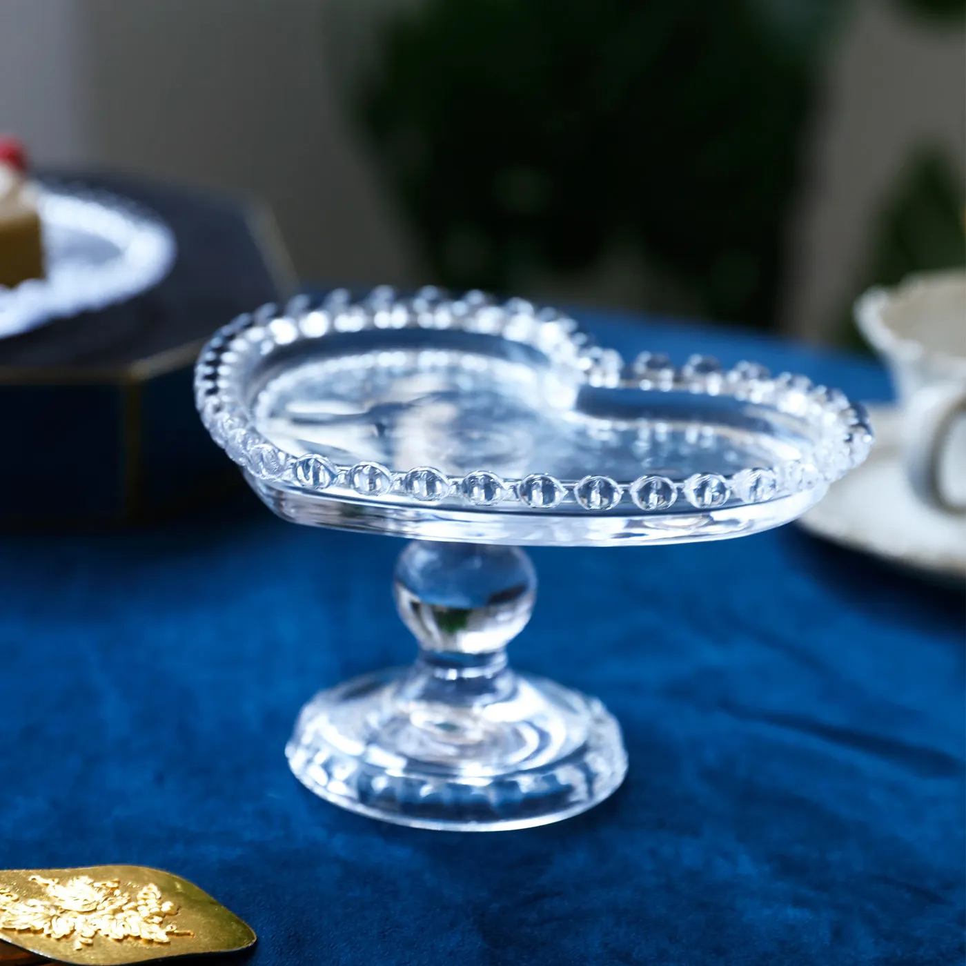 Glass dessert snack rack tall fruit tray exquisite afternoon tea display plate tea break table snack pastry plate
Glass dessert snack rack tall fruit tray exquisite afternoon tea display plate tea break table snack pastry plate