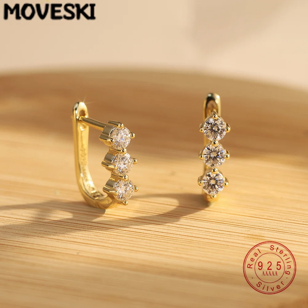 3 Stone Round Moissanite Hoop Earrings 925 Sterling Silver 18K Gold Plated Huggie Earring Fine Jewelry For Women Daily Gift
3 Stone Round Moissanite Hoop Earrings 925 Sterling Silver 18K Gold Plated Huggie Earring Fine Jewelry For Women Daily Gift