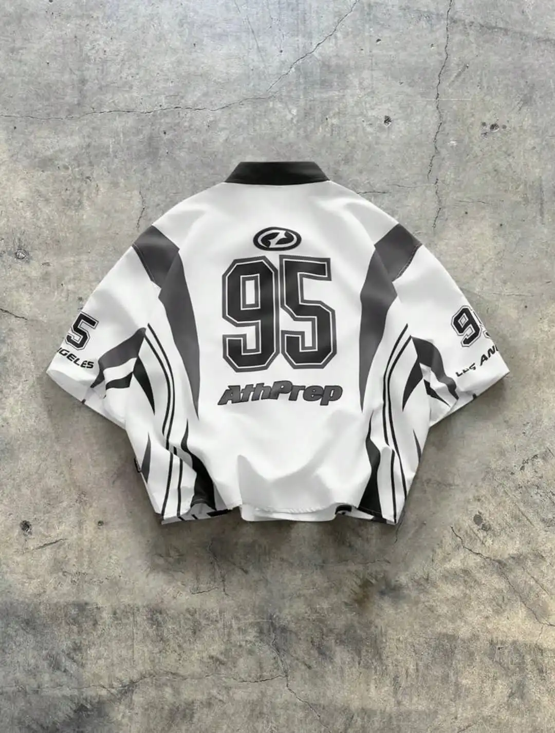 Новинка 2025 года, рубашка большого размера в стиле Харадзюку с v-образным вырезом, модный вентилируемый трикотаж, уличная одежда в стиле ретро, популярная повседневная спортивная рубашка в стиле хип-хоп, жилет, топы 
Новинка 2025 года, рубашка большого размера в стиле Харадзюку с v-образным вырезом, модный вентилируемый трикотаж, уличная одежда в стиле ретро, популярная повседневная спортивная рубашка в стиле хип-хоп, жилет, топы