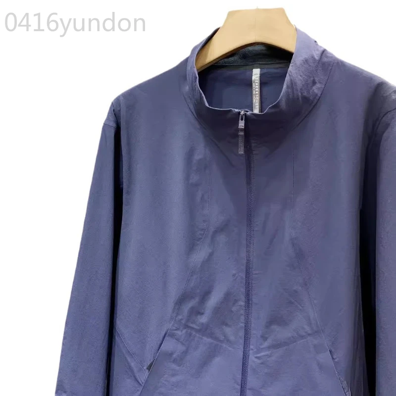 The same wear-resistant windproof and waterproof outdoor stand-up collar jacket jacket
The same wear-resistant windproof and waterproof outdoor stand-up collar jacket jacket