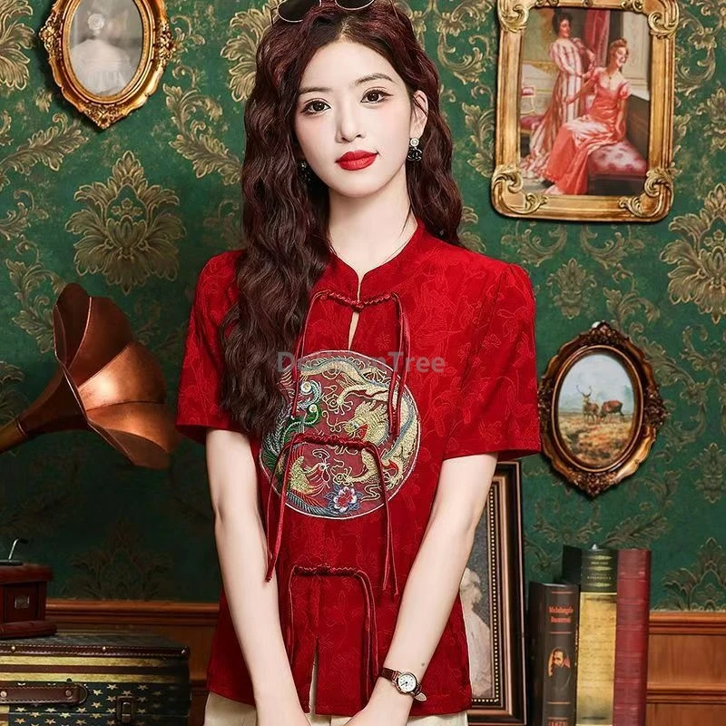 Chinese Style Red Embroidery Traditional Tang suit Top Women Stand Up Collar Short Sleeved Shirt Temperament Office Lady Blouse
Chinese Style Red Embroidery Traditional Tang suit Top Women Stand Up Collar Short Sleeved Shirt Temperament Office Lady Blouse
