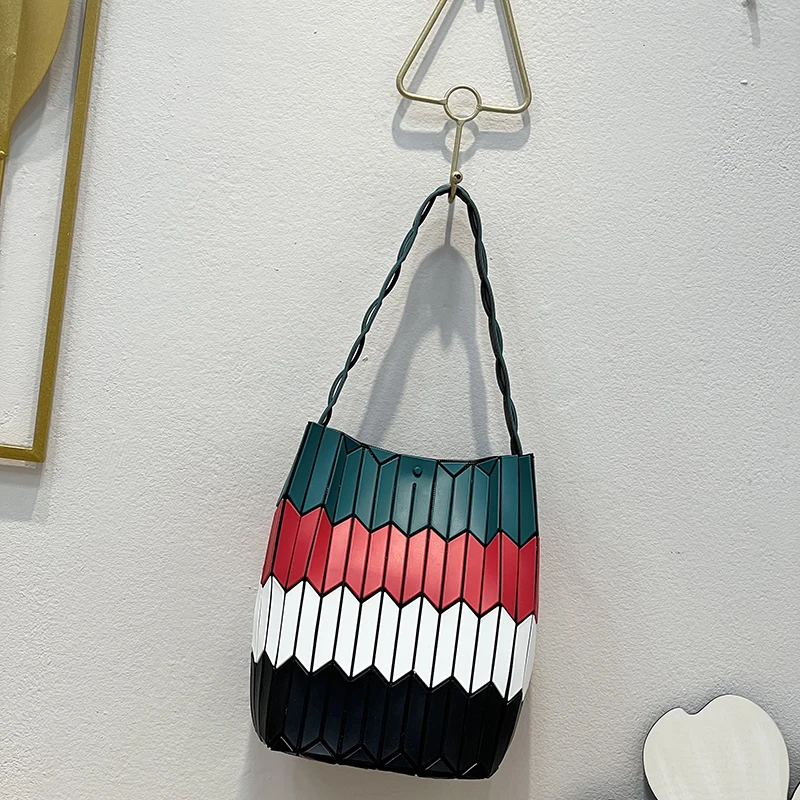 High-End Minimalist Leather Clutch Mini Bag For Women With Trendy Letter Logo And Vintage Fashion Style
High-End Minimalist Leather Clutch Mini Bag For Women With Trendy Letter Logo And Vintage Fashion Style