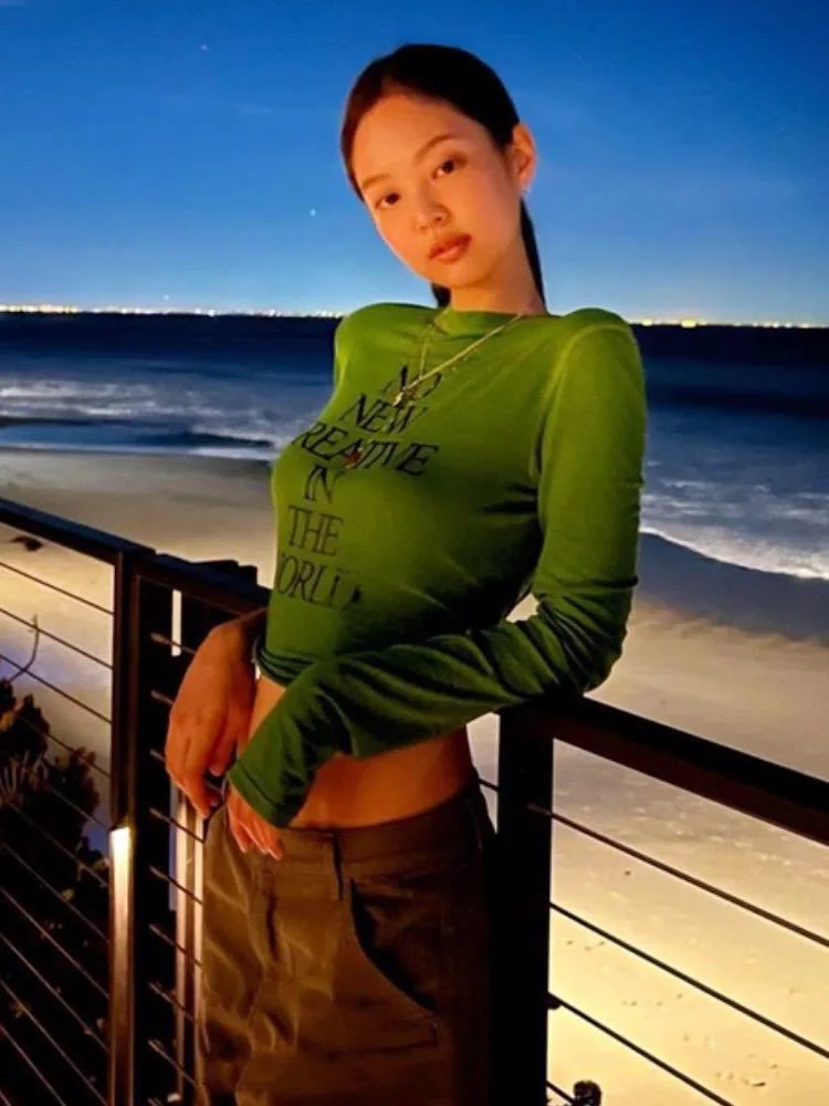 Женская повседневная футболка Slim Fit с длинным рукавом, с принтом букв, из комфортного хлопково-шерстяного смешанного материала, с круглым вырезом
Женская повседневная футболка Slim Fit с длинным рукавом, с принтом букв, из комфортного хлопково-шерстяного смешанного материала, с круглым вырезом