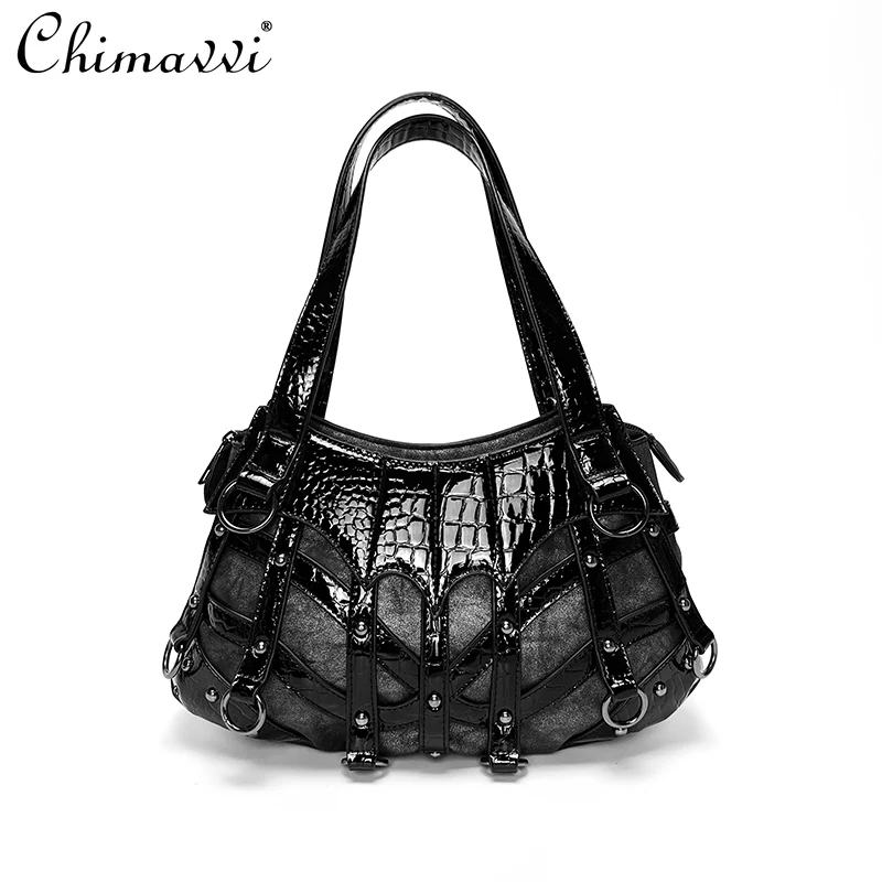 Gothic Punk Dark Black Metal Rivet Splicing Large Capacity Handbag High Fashion Design Pu Pain Bag Black Shoulder Messenger Bag
Gothic Punk Dark Black Metal Rivet Splicing Large Capacity Handbag High Fashion Design Pu Pain Bag Black Shoulder Messenger Bag
