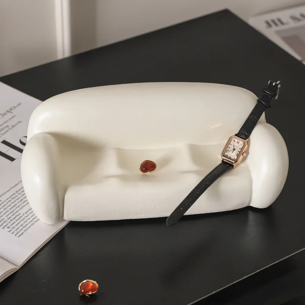Desktop Jewelry Storage Small Sofa Ceramic Ornaments Home Living Room Creative Decoration Mini Ornaments Sofa Mobile Phone Stand
Desktop Jewelry Storage Small Sofa Ceramic Ornaments Home Living Room Creative Decoration Mini Ornaments Sofa Mobile Phone Stand