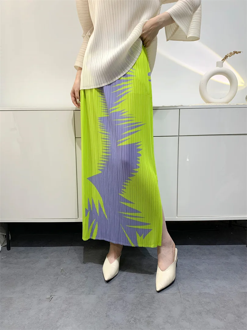 Miyake Pleated Half Skirt 2025 Summer New Printed Split Comfortable Casual Long High Waist Slim Pleated Skirt
Miyake Pleated Half Skirt 2025 Summer New Printed Split Comfortable Casual Long High Waist Slim Pleated Skirt