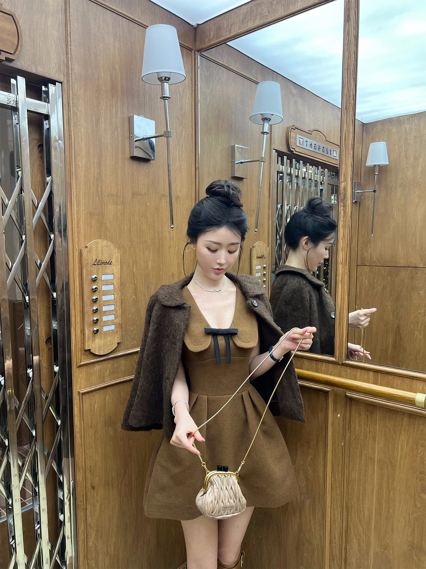 Комплект из шерстяного пальто-накидки и пальто с воротником-стойкой Ruthie's Brown Dr Doll, однотонный зимний модный женский костюм-двойка с завышенной талией
Комплект из шерстяного пальто-накидки и пальто с воротником-стойкой Ruthie's Brown Dr Doll, однотонный зимний модный женский костюм-двойка с завышенной талией