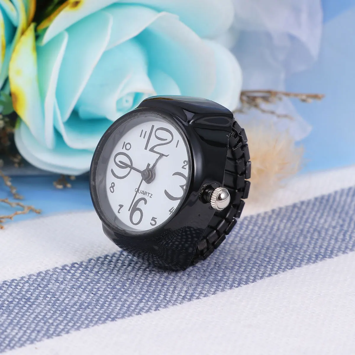 1pc Fashion Quartz Watch Ring Unisex Mini Watch Shaped Finger Ring Stretch Band Exquisite Design Birthday Gift Black
1pc Fashion Quartz Watch Ring Unisex Mini Watch Shaped Finger Ring Stretch Band Exquisite Design Birthday Gift Black