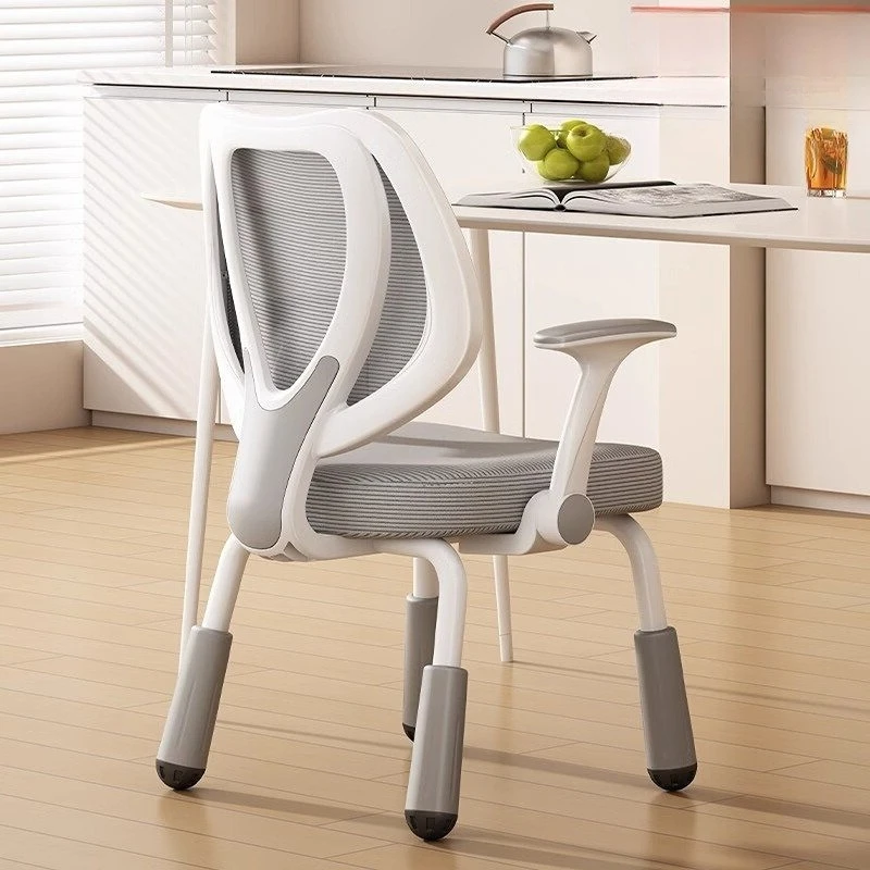 Junior High School Students Are Comfortable and Sedentary, Special Desks and Chairs for Homework
Junior High School Students Are Comfortable and Sedentary, Special Desks and Chairs for Homework