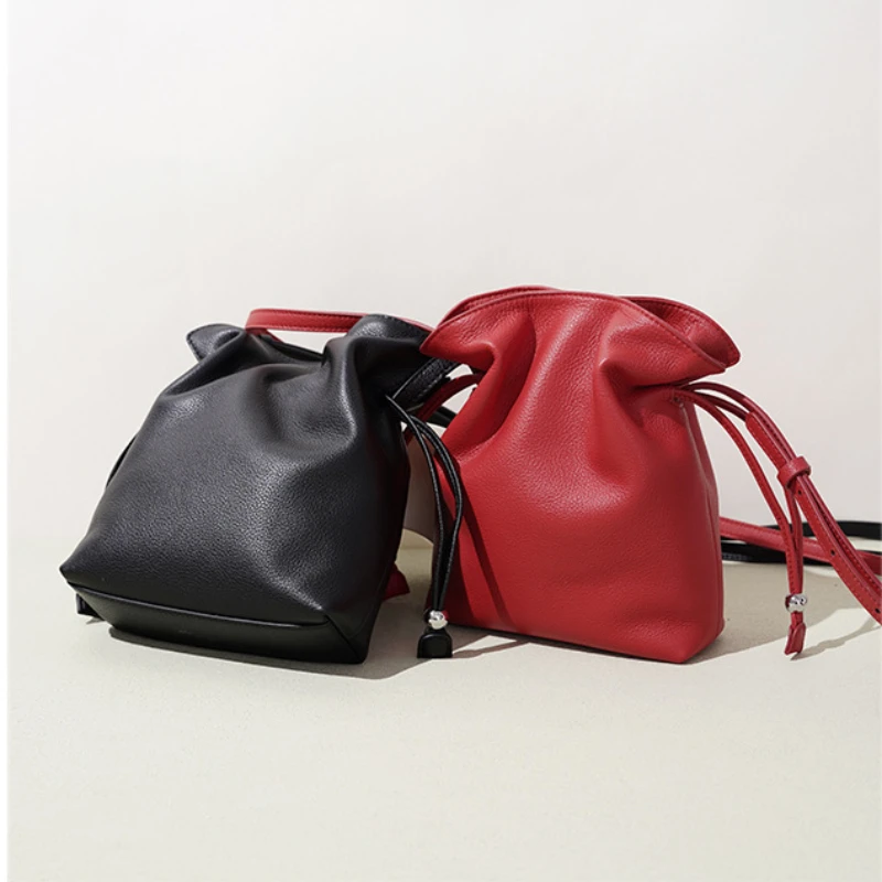 Leather Cloud Drawstring Crossbody Shoulder Bag, Solid Color Women Handbag, Niche Light Luxury Purse For Women,Bucket Bag
Leather Cloud Drawstring Crossbody Shoulder Bag, Solid Color Women Handbag, Niche Light Luxury Purse For Women,Bucket Bag