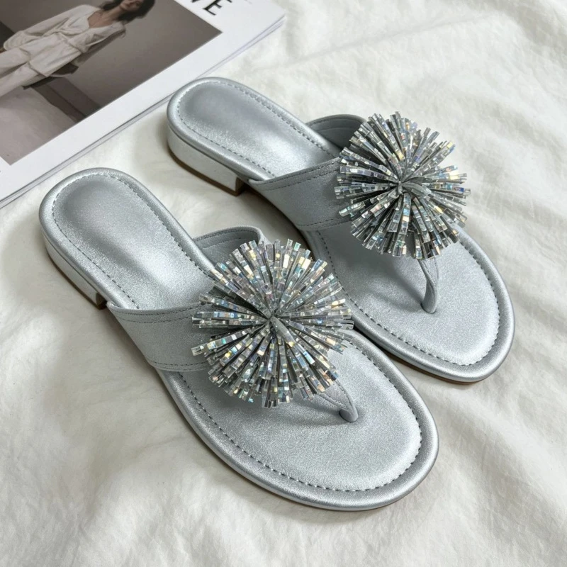 Rhinestones Cow Leather Flats Women's Slippers Shiny Crystal Tassel Floral Decor Flip Flops Summer Fashion Slides Shoes Ladies
Rhinestones Cow Leather Flats Women's Slippers Shiny Crystal Tassel Floral Decor Flip Flops Summer Fashion Slides Shoes Ladies