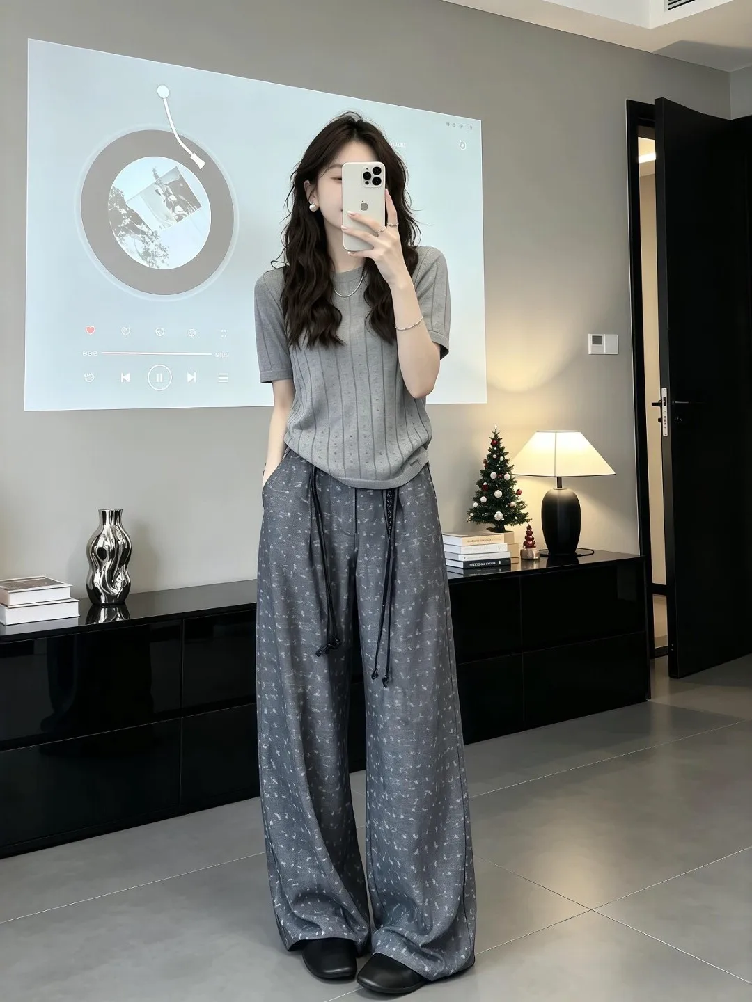 plus Size Women's Summer Knitted Short Sleeve Top And Wide Leg Pants Set Breathable Comfortable Casual Fashion Outfit
plus Size Women's Summer Knitted Short Sleeve Top And Wide Leg Pants Set Breathable Comfortable Casual Fashion Outfit